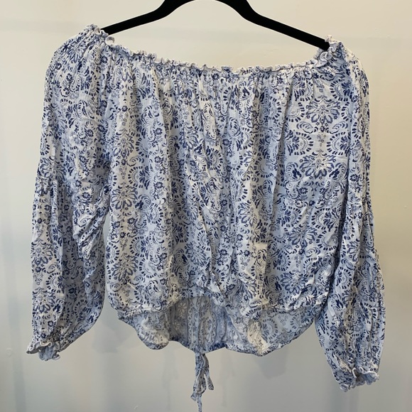 Long Sleeve Off the Shoulder Top - Picture 2 of 3